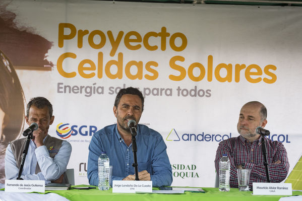 Proyecto Celdas Solares
Proyecto Celdas Solares
Fecha: Septiembre 13 de 2017
Para descargar esta fotografía en alta resolución, haga clic sobre la imagen hasta que la misma se despliegue en la pantalla completa; luego dé clic derecho y elija la opción "guardar imagen como". 
En caso de publicación por cualquier medio, solicitamos acompañarla del crédito: "Foto EPM"
Palabras clave: Proyecto Celdas Solares