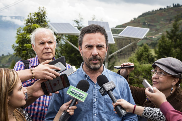 Proyecto Celdas Solares
Proyecto Celdas Solares
Fecha: Septiembre 13 de 2017
Para descargar esta fotografía en alta resolución, haga clic sobre la imagen hasta que la misma se despliegue en la pantalla completa; luego dé clic derecho y elija la opción "guardar imagen como". 
En caso de publicación por cualquier medio, solicitamos acompañarla del crédito: "Foto EPM"
Palabras clave: Proyecto Celdas Solares