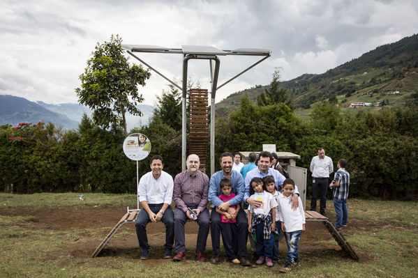 Proyecto Celdas Solares
Proyecto Celdas Solares
Fecha: Septiembre 13 de 2017
Para descargar esta fotografía en alta resolución, haga clic sobre la imagen hasta que la misma se despliegue en la pantalla completa; luego dé clic derecho y elija la opción "guardar imagen como". 
En caso de publicación por cualquier medio, solicitamos acompañarla del crédito: "Foto EPM"
Palabras clave: Proyecto Celdas Solares