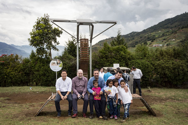Proyecto Celdas Solares
Proyecto Celdas Solares
Fecha: Septiembre 13 de 2017
Para descargar esta fotografía en alta resolución, haga clic sobre la imagen hasta que la misma se despliegue en la pantalla completa; luego dé clic derecho y elija la opción "guardar imagen como". 
En caso de publicación por cualquier medio, solicitamos acompañarla del crédito: "Foto EPM"
Palabras clave: Proyecto Celdas Solares