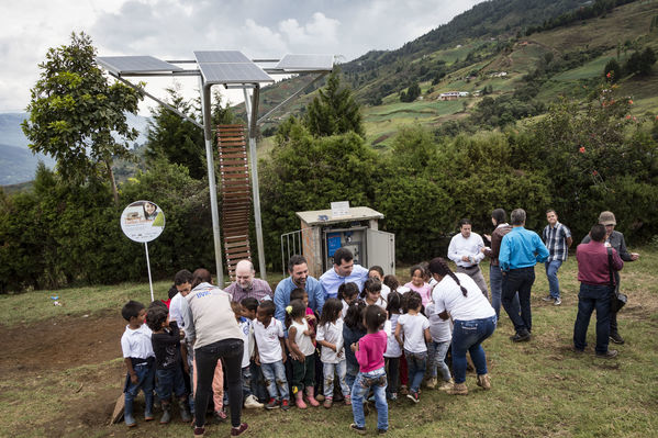Proyecto Celdas Solares
Proyecto Celdas Solares
Fecha: Septiembre 13 de 2017
Para descargar esta fotografía en alta resolución, haga clic sobre la imagen hasta que la misma se despliegue en la pantalla completa; luego dé clic derecho y elija la opción "guardar imagen como". 
En caso de publicación por cualquier medio, solicitamos acompañarla del crédito: "Foto EPM"
Palabras clave: Proyecto Celdas Solares