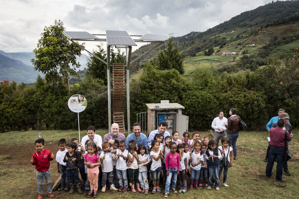 Proyecto Celdas Solares
Proyecto Celdas Solares
Fecha: Septiembre 13 de 2017
Para descargar esta fotografía en alta resolución, haga clic sobre la imagen hasta que la misma se despliegue en la pantalla completa; luego dé clic derecho y elija la opción "guardar imagen como". 
En caso de publicación por cualquier medio, solicitamos acompañarla del crédito: "Foto EPM"
Palabras clave: Proyecto Celdas Solares