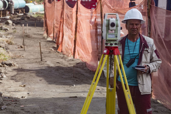 Instalación de tubería de acueducto en La Estrella
Instalación de tubería de acueducto en La Estrella
Fecha: Septiembre 13 de 2019. 
Para descargar esta fotografía en alta resolución, haga clic sobre la imagen hasta que la misma se despliegue en la pantalla completa; luego dé clic derecho y elija la opción "guardar imagen como". 
En caso de publicación por cualquier medio, solicitamos acompañarla del crédito: "Foto EPM"
Palabras clave: Instalación de tubería de acueducto en La Estrella