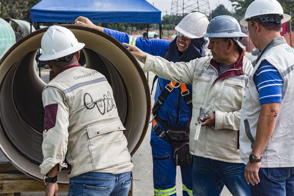Instalación de tubería de acueducto en La Estrella
Instalación de tubería de acueducto en La Estrella
Fecha: Septiembre 13 de 2019. 
Para descargar esta fotografía en alta resolución, haga clic sobre la imagen hasta que la misma se despliegue en la pantalla completa; luego dé clic derecho y elija la opción "guardar imagen como". 
En caso de publicación por cualquier medio, solicitamos acompañarla del crédito: "Foto EPM"
Palabras clave: Instalación de tubería de acueducto en La Estrella