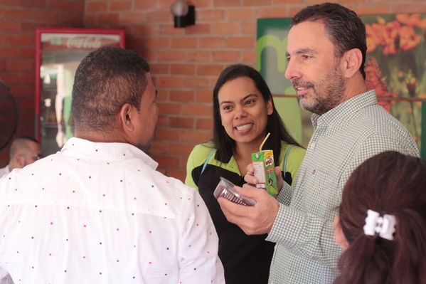 Graduaciones en modelo de educación rural
Graduaciones en modelo de educación rural
Fecha: Septiembre 14 de 2019. 
Para descargar esta fotografía en alta resolución, haga clic sobre la imagen hasta que la misma se despliegue en la pantalla completa; luego dé clic derecho y elija la opción "guardar imagen como". 
En caso de publicación por cualquier medio, solicitamos acompañarla del crédito: "Foto EPM"
Palabras clave: Graduaciones en modelo de educación rural