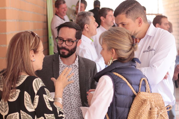 Graduaciones en modelo de educación rural
Graduaciones en modelo de educación rural
Fecha: Septiembre 14 de 2019. 
Para descargar esta fotografía en alta resolución, haga clic sobre la imagen hasta que la misma se despliegue en la pantalla completa; luego dé clic derecho y elija la opción "guardar imagen como". 
En caso de publicación por cualquier medio, solicitamos acompañarla del crédito: "Foto EPM"
Palabras clave: Graduaciones en modelo de educación rural