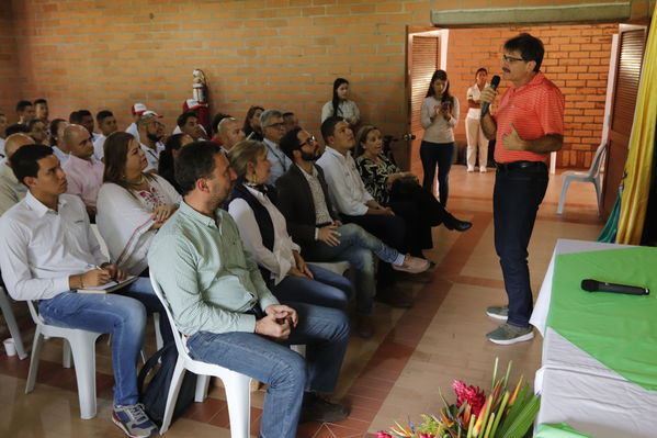 Graduaciones en modelo de educación rural
Graduaciones en modelo de educación rural
Fecha: Septiembre 14 de 2019. 
Para descargar esta fotografía en alta resolución, haga clic sobre la imagen hasta que la misma se despliegue en la pantalla completa; luego dé clic derecho y elija la opción "guardar imagen como". 
En caso de publicación por cualquier medio, solicitamos acompañarla del crédito: "Foto EPM"
Palabras clave: Graduaciones en modelo de educación rural