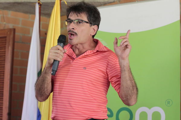 Graduaciones en modelo de educación rural
Graduaciones en modelo de educación rural
Fecha: Septiembre 14 de 2019. 
Para descargar esta fotografía en alta resolución, haga clic sobre la imagen hasta que la misma se despliegue en la pantalla completa; luego dé clic derecho y elija la opción "guardar imagen como". 
En caso de publicación por cualquier medio, solicitamos acompañarla del crédito: "Foto EPM"
Palabras clave: Graduaciones en modelo de educación rural