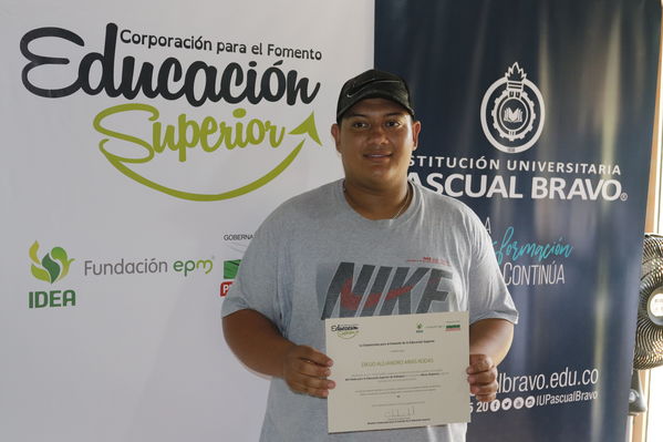Graduaciones en modelo de educación rural
Graduaciones en modelo de educación rural
Fecha: Septiembre 14 de 2019. 
Para descargar esta fotografía en alta resolución, haga clic sobre la imagen hasta que la misma se despliegue en la pantalla completa; luego dé clic derecho y elija la opción "guardar imagen como". 
En caso de publicación por cualquier medio, solicitamos acompañarla del crédito: "Foto EPM"
Palabras clave: Graduaciones en modelo de educación rural