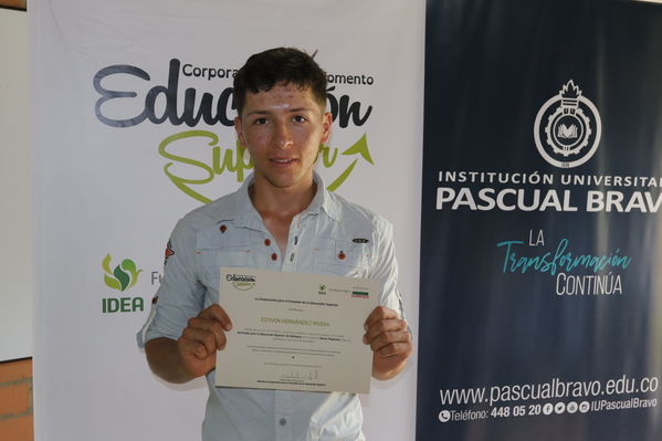 Graduaciones en modelo de educación rural
Graduaciones en modelo de educación rural
Fecha: Septiembre 14 de 2019. 
Para descargar esta fotografía en alta resolución, haga clic sobre la imagen hasta que la misma se despliegue en la pantalla completa; luego dé clic derecho y elija la opción "guardar imagen como". 
En caso de publicación por cualquier medio, solicitamos acompañarla del crédito: "Foto EPM"
Palabras clave: Graduaciones en modelo de educación rural