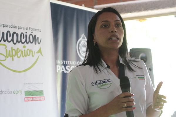 Graduaciones en modelo de educación rural
Graduaciones en modelo de educación rural
Fecha: Septiembre 14 de 2019. 
Para descargar esta fotografía en alta resolución, haga clic sobre la imagen hasta que la misma se despliegue en la pantalla completa; luego dé clic derecho y elija la opción "guardar imagen como". 
En caso de publicación por cualquier medio, solicitamos acompañarla del crédito: "Foto EPM"
Palabras clave: Graduaciones en modelo de educación rural