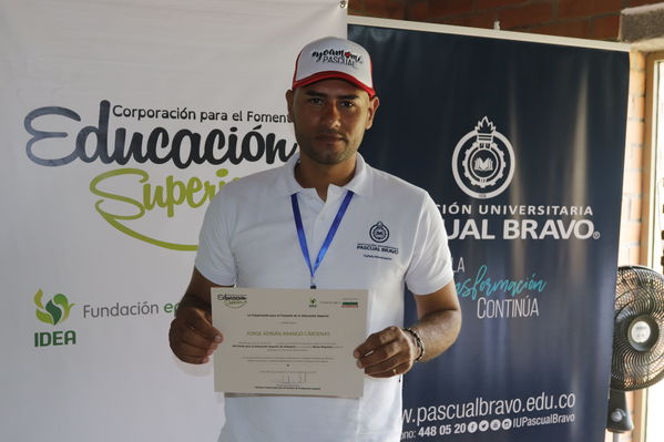 Graduaciones en modelo de educación rural
Graduaciones en modelo de educación rural
Fecha: Septiembre 14 de 2019. 
Para descargar esta fotografía en alta resolución, haga clic sobre la imagen hasta que la misma se despliegue en la pantalla completa; luego dé clic derecho y elija la opción "guardar imagen como". 
En caso de publicación por cualquier medio, solicitamos acompañarla del crédito: "Foto EPM"
Palabras clave: Graduaciones en modelo de educación rural