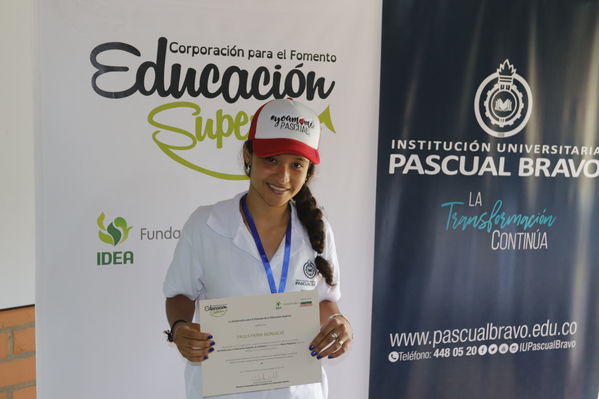 Graduaciones en modelo de educación rural
Graduaciones en modelo de educación rural
Fecha: Septiembre 14 de 2019. 
Para descargar esta fotografía en alta resolución, haga clic sobre la imagen hasta que la misma se despliegue en la pantalla completa; luego dé clic derecho y elija la opción "guardar imagen como". 
En caso de publicación por cualquier medio, solicitamos acompañarla del crédito: "Foto EPM"
Palabras clave: Graduaciones en modelo de educación rural