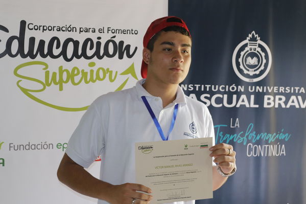 Graduaciones en modelo de educación rural
Graduaciones en modelo de educación rural
Fecha: Septiembre 14 de 2019. 
Para descargar esta fotografía en alta resolución, haga clic sobre la imagen hasta que la misma se despliegue en la pantalla completa; luego dé clic derecho y elija la opción "guardar imagen como". 
En caso de publicación por cualquier medio, solicitamos acompañarla del crédito: "Foto EPM"
Palabras clave: Graduaciones en modelo de educación rural