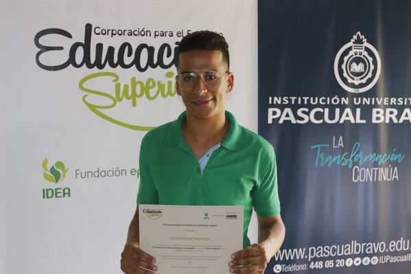 Graduaciones en modelo de educación rural
Graduaciones en modelo de educación rural
Fecha: Septiembre 14 de 2019. 
Para descargar esta fotografía en alta resolución, haga clic sobre la imagen hasta que la misma se despliegue en la pantalla completa; luego dé clic derecho y elija la opción "guardar imagen como". 
En caso de publicación por cualquier medio, solicitamos acompañarla del crédito: "Foto EPM"
Palabras clave: Graduaciones en modelo de educación rural