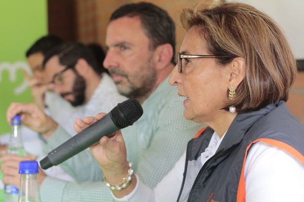 Graduaciones en modelo de educación rural
Graduaciones en modelo de educación rural
Fecha: Septiembre 14 de 2019. 
Para descargar esta fotografía en alta resolución, haga clic sobre la imagen hasta que la misma se despliegue en la pantalla completa; luego dé clic derecho y elija la opción "guardar imagen como". 
En caso de publicación por cualquier medio, solicitamos acompañarla del crédito: "Foto EPM"
Palabras clave: Graduaciones en modelo de educación rural