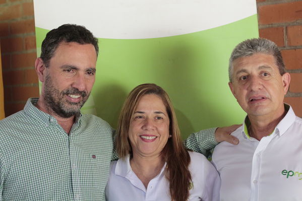Graduaciones en modelo de educación rural
Graduaciones en modelo de educación rural
Fecha: Septiembre 14 de 2019. 
Para descargar esta fotografía en alta resolución, haga clic sobre la imagen hasta que la misma se despliegue en la pantalla completa; luego dé clic derecho y elija la opción "guardar imagen como". 
En caso de publicación por cualquier medio, solicitamos acompañarla del crédito: "Foto EPM"
Palabras clave: Graduaciones en modelo de educación rural