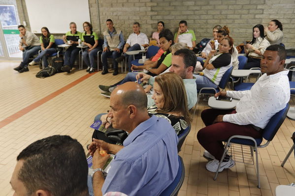 Graduaciones en modelo de educación rural
Graduaciones en modelo de educación rural
Fecha: Septiembre 14 de 2019. 
Para descargar esta fotografía en alta resolución, haga clic sobre la imagen hasta que la misma se despliegue en la pantalla completa; luego dé clic derecho y elija la opción "guardar imagen como". 
En caso de publicación por cualquier medio, solicitamos acompañarla del crédito: "Foto EPM"
Palabras clave: Graduaciones en modelo de educación rural