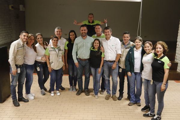 Graduaciones en modelo de educación rural
Graduaciones en modelo de educación rural
Fecha: Septiembre 14 de 2019. 
Para descargar esta fotografía en alta resolución, haga clic sobre la imagen hasta que la misma se despliegue en la pantalla completa; luego dé clic derecho y elija la opción "guardar imagen como". 
En caso de publicación por cualquier medio, solicitamos acompañarla del crédito: "Foto EPM"
Palabras clave: Graduaciones en modelo de educación rural