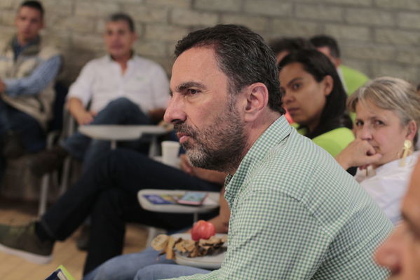 Graduaciones en modelo de educación rural
Graduaciones en modelo de educación rural
Fecha: Septiembre 14 de 2019. 
Para descargar esta fotografía en alta resolución, haga clic sobre la imagen hasta que la misma se despliegue en la pantalla completa; luego dé clic derecho y elija la opción "guardar imagen como". 
En caso de publicación por cualquier medio, solicitamos acompañarla del crédito: "Foto EPM"
Palabras clave: Graduaciones en modelo de educación rural