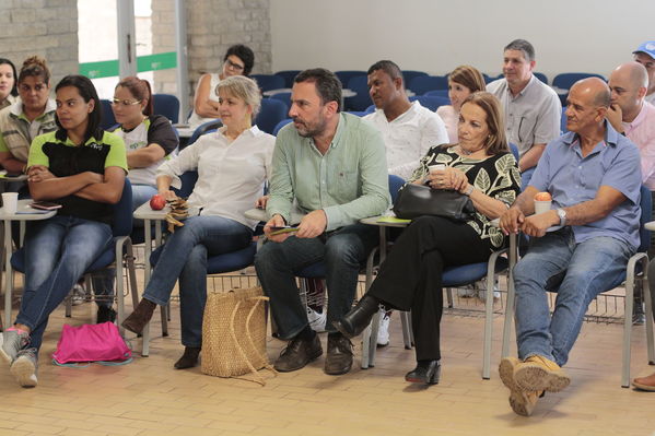 Graduaciones en modelo de educación rural
Graduaciones en modelo de educación rural
Fecha: Septiembre 14 de 2019. 
Para descargar esta fotografía en alta resolución, haga clic sobre la imagen hasta que la misma se despliegue en la pantalla completa; luego dé clic derecho y elija la opción "guardar imagen como". 
En caso de publicación por cualquier medio, solicitamos acompañarla del crédito: "Foto EPM"
Palabras clave: Graduaciones en modelo de educación rural