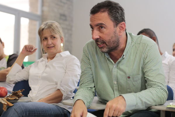 Graduaciones en modelo de educación rural
Graduaciones en modelo de educación rural
Fecha: Septiembre 14 de 2019. 
Para descargar esta fotografía en alta resolución, haga clic sobre la imagen hasta que la misma se despliegue en la pantalla completa; luego dé clic derecho y elija la opción "guardar imagen como". 
En caso de publicación por cualquier medio, solicitamos acompañarla del crédito: "Foto EPM"
Palabras clave: Graduaciones en modelo de educación rural