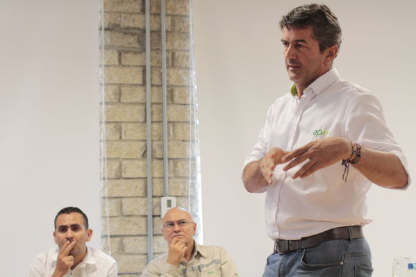 Graduaciones en modelo de educación rural
Graduaciones en modelo de educación rural
Fecha: Septiembre 14 de 2019. 
Para descargar esta fotografía en alta resolución, haga clic sobre la imagen hasta que la misma se despliegue en la pantalla completa; luego dé clic derecho y elija la opción "guardar imagen como". 
En caso de publicación por cualquier medio, solicitamos acompañarla del crédito: "Foto EPM"
Palabras clave: Graduaciones en modelo de educación rural