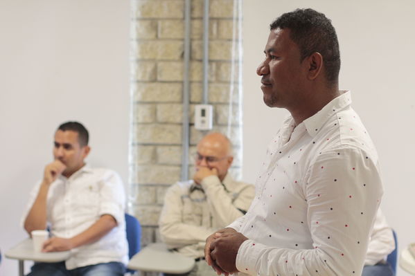 Graduaciones en modelo de educación rural
Graduaciones en modelo de educación rural
Fecha: Septiembre 14 de 2019. 
Para descargar esta fotografía en alta resolución, haga clic sobre la imagen hasta que la misma se despliegue en la pantalla completa; luego dé clic derecho y elija la opción "guardar imagen como". 
En caso de publicación por cualquier medio, solicitamos acompañarla del crédito: "Foto EPM"
Palabras clave: Graduaciones en modelo de educación rural