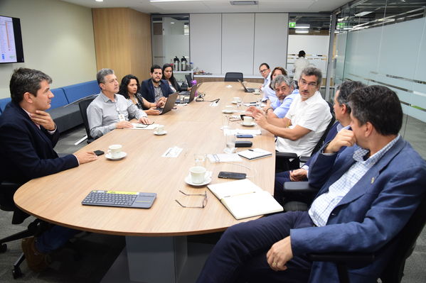 Visita de Martín Santiago Herrero, PNUD
Visita de Martín Santiago Herrero, PNUD
Fecha: Septiembre 14 de 2017
Para descargar esta fotografía en alta resolución, haga clic sobre la imagen hasta que la misma se despliegue en la pantalla completa; luego dé clic derecho y elija la opción "guardar imagen como". 
En caso de publicación por cualquier medio, solicitamos acompañarla del crédito: "Foto EPM"
Palabras clave: Visita Martín Santiago Herrero PNUD convenio