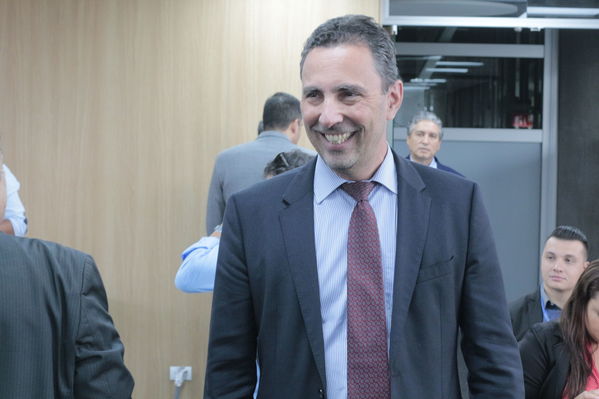 Rueda de Prensa-Notificación de aseguradora Proyecto Ituango
Rueda de Prensa-Notificación de aseguradora Proyecto Ituango
Fecha: Septiembre 17 de 2019. 
Para descargar esta fotografía en alta resolución, haga clic sobre la imagen hasta que la misma se despliegue en la pantalla completa; luego dé clic derecho y elija la opción "guardar imagen como". 
En caso de publicación por cualquier medio, solicitamos acompañarla del crédito: "Foto EPM"
Palabras clave: Rueda de Prensa-Notificación de aseguradora Proyecto Ituango