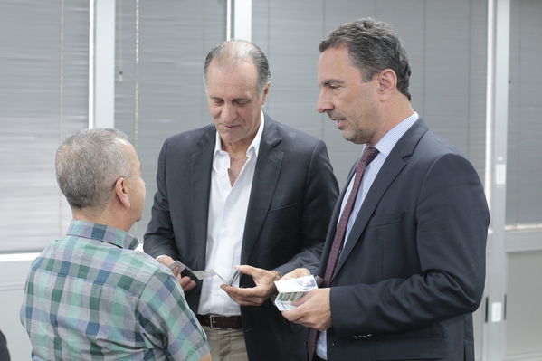 Rueda de Prensa-Notificación de aseguradora Proyecto Ituango
Rueda de Prensa-Notificación de aseguradora Proyecto Ituango
Fecha: Septiembre 17 de 2019. 
Para descargar esta fotografía en alta resolución, haga clic sobre la imagen hasta que la misma se despliegue en la pantalla completa; luego dé clic derecho y elija la opción "guardar imagen como". 
En caso de publicación por cualquier medio, solicitamos acompañarla del crédito: "Foto EPM"
Palabras clave: Rueda de Prensa-Notificación de aseguradora Proyecto Ituango