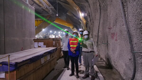 Visita Embajadora  Suecia  Colombia  Hidroituango
Visita Embajadora de Suecia en Colombia a Hidroituango
Fecha: 2 Septiembre 2021
Para descargar esta fotografía en alta resolución, haga clic sobre la imagen hasta que la misma se despliegue en la pantalla completa; luego dé clic derecho y elija la opción "guardar imagen como". 
En caso de publicación por cualquier medio, solicitamos acompañarla del crédito: "Foto EPM"
Palabras clave: Visita Embajadora  Suecia  Colombia  Hidroituango