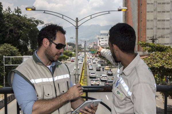 Telegestión Alumbrado Público
Telegestión Alumbrado Público
Fecha: Septiembre 21 de 2017
Para descargar esta fotografía en alta resolución, haga clic sobre la imagen hasta que la misma se despliegue en la pantalla completa; luego dé clic derecho y elija la opción "guardar imagen como". 
En caso de publicación por cualquier medio, solicitamos acompañarla del crédito: "Foto EPM"
Palabras clave: Telegestión Alumbrado Público