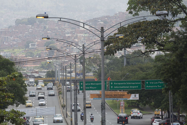 Telegestión Alumbrado Público
Telegestión Alumbrado Público
Fecha: Septiembre 21 de 2017
Para descargar esta fotografía en alta resolución, haga clic sobre la imagen hasta que la misma se despliegue en la pantalla completa; luego dé clic derecho y elija la opción "guardar imagen como". 
En caso de publicación por cualquier medio, solicitamos acompañarla del crédito: "Foto EPM"
Palabras clave: Telegestión Alumbrado Público