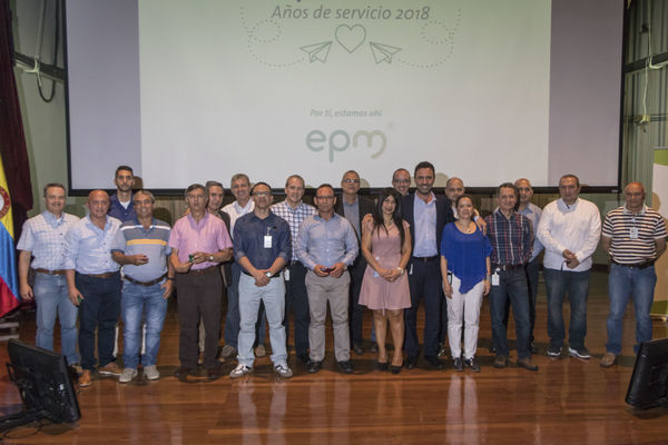 Celebración de años de servicio 2018
Celebración de años de servicio 2018
Septiembre 21 2018
Para descargar esta fotografía en alta resolución, haga clic sobre la imagen hasta que la misma se despliegue en la pantalla completa; luego dé clic derecho y elija la opción "guardar imagen como". 
En caso de publicación por cualquier medio, solicitamos acompañarla del crédito: "Foto EPM"
Palabras clave: Celebración de años de servicio 2018