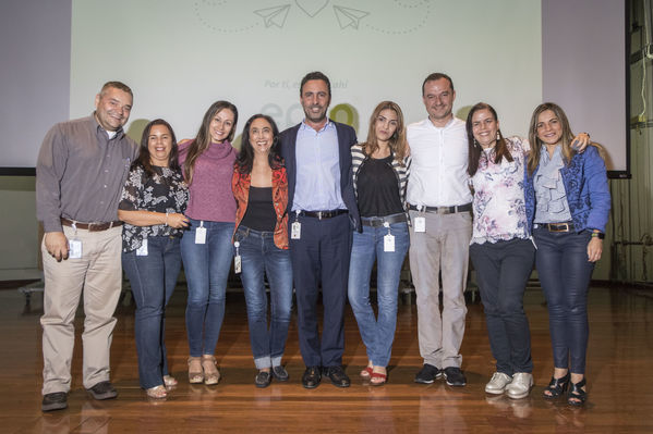 Celebración de años de servicio 2018
Celebración de años de servicio 2018
Septiembre 21 2018
Para descargar esta fotografía en alta resolución, haga clic sobre la imagen hasta que la misma se despliegue en la pantalla completa; luego dé clic derecho y elija la opción "guardar imagen como". 
En caso de publicación por cualquier medio, solicitamos acompañarla del crédito: "Foto EPM"
Palabras clave: Celebración de años de servicio 2018