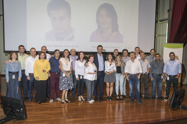 Celebración de años de servicio 2018
Celebración de años de servicio 2018
Septiembre 21 2018
Para descargar esta fotografía en alta resolución, haga clic sobre la imagen hasta que la misma se despliegue en la pantalla completa; luego dé clic derecho y elija la opción "guardar imagen como". 
En caso de publicación por cualquier medio, solicitamos acompañarla del crédito: "Foto EPM"
Palabras clave: Celebración de años de servicio 2018