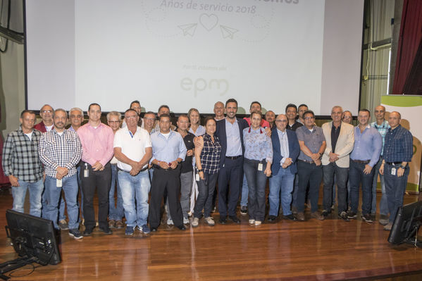 Celebración de años de servicio 2018
Celebración de años de servicio 2018
Septiembre 21 2018
Para descargar esta fotografía en alta resolución, haga clic sobre la imagen hasta que la misma se despliegue en la pantalla completa; luego dé clic derecho y elija la opción "guardar imagen como". 
En caso de publicación por cualquier medio, solicitamos acompañarla del crédito: "Foto EPM"
Palabras clave: Celebración de años de servicio 2018