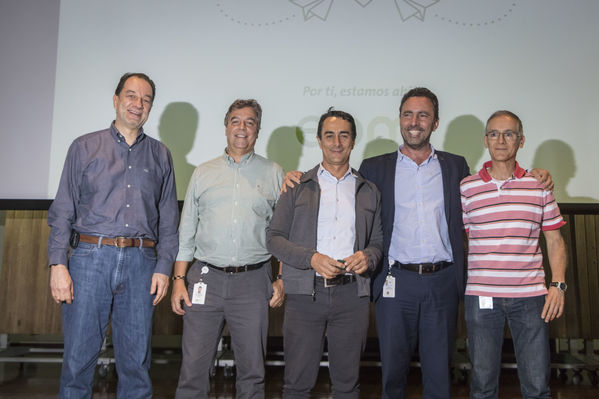 Celebración de años de servicio 2018
Celebración de años de servicio 2018
Septiembre 21 2018
Para descargar esta fotografía en alta resolución, haga clic sobre la imagen hasta que la misma se despliegue en la pantalla completa; luego dé clic derecho y elija la opción "guardar imagen como". 
En caso de publicación por cualquier medio, solicitamos acompañarla del crédito: "Foto EPM"
Palabras clave: Celebración de años de servicio 2018