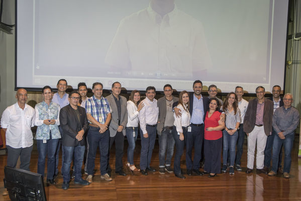 Celebración de años de servicio 2018
Celebración de años de servicio 2018
Septiembre 21 2018
Para descargar esta fotografía en alta resolución, haga clic sobre la imagen hasta que la misma se despliegue en la pantalla completa; luego dé clic derecho y elija la opción "guardar imagen como". 
En caso de publicación por cualquier medio, solicitamos acompañarla del crédito: "Foto EPM"
Palabras clave: Celebración de años de servicio 2018