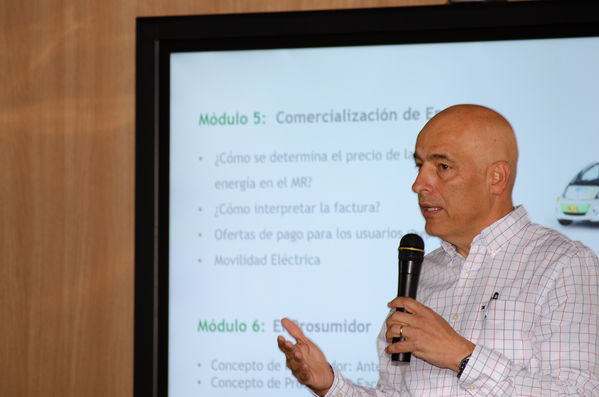 Diplomado para periodistas-Sector energético
Diplomado para periodistas-Sector energético
Fecha: Septiembre 21 2019.
Para descargar esta fotografía en alta resolución, haga clic sobre la imagen hasta que la misma se despliegue en la pantalla completa; luego dé clic derecho y elija la opción "guardar imagen como". 
En caso de publicación por cualquier medio, solicitamos acompañarla del crédito: "Foto EPM
Palabras clave: Diplomado para periodistas-Sector energético