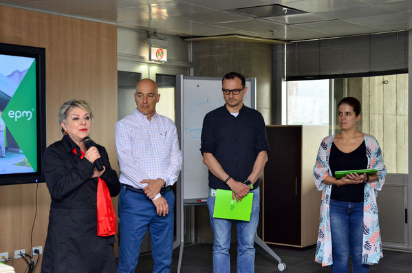 Diplomado para periodistas-Sector energético
Diplomado para periodistas-Sector energético
Fecha: Septiembre 21 2019.
Para descargar esta fotografía en alta resolución, haga clic sobre la imagen hasta que la misma se despliegue en la pantalla completa; luego dé clic derecho y elija la opción "guardar imagen como". 
En caso de publicación por cualquier medio, solicitamos acompañarla del crédito: "Foto EPM
Palabras clave: Diplomado para periodistas-Sector energético