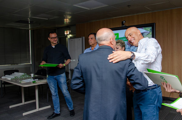 Diplomado para periodistas-Sector energético
Diplomado para periodistas-Sector energético
Fecha: Septiembre 21 2019.
Para descargar esta fotografía en alta resolución, haga clic sobre la imagen hasta que la misma se despliegue en la pantalla completa; luego dé clic derecho y elija la opción "guardar imagen como". 
En caso de publicación por cualquier medio, solicitamos acompañarla del crédito: "Foto EPM
Palabras clave: Diplomado para periodistas-Sector energético