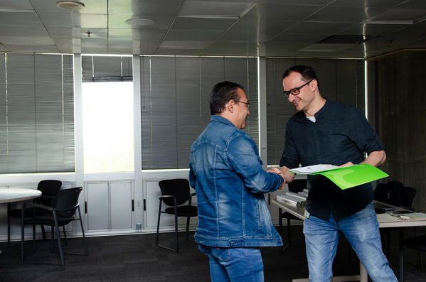 Diplomado para periodistas-Sector energético
Diplomado para periodistas-Sector energético
Fecha: Septiembre 21 2019.
Para descargar esta fotografía en alta resolución, haga clic sobre la imagen hasta que la misma se despliegue en la pantalla completa; luego dé clic derecho y elija la opción "guardar imagen como". 
En caso de publicación por cualquier medio, solicitamos acompañarla del crédito: "Foto EPM
Palabras clave: Diplomado para periodistas-Sector energético