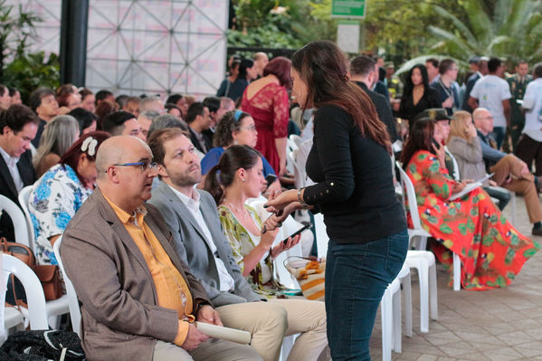 Entrega distinción vida Corantioquia EPM
Entrega distinción vida de Corantioquia a EPM.
Fecha: Septiembre 25 2019.
Para descargar esta fotografía en alta resolución, haga clic sobre la imagen hasta que la misma se despliegue en la pantalla completa; luego dé clic derecho y elija la opción "guardar imagen como". 
En caso de publicación por cualquier medio, solicitamos acompañarla del crédito: "Foto EPM
Palabras clave: Entrega distinción vida Corantioquia EPM