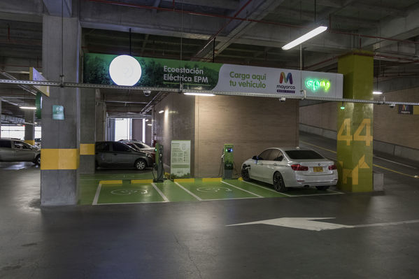 Ecoestación Mayorca
Ecoestación Mayorca
Fecha: Septiembre 27  2018.
Para descargar esta fotografía en alta resolución, haga clic sobre la imagen hasta que la misma se despliegue en la pantalla completa; luego dé clic derecho y elija la opción "guardar imagen como". 
En caso de publicación por cualquier medio, solicitamos acompañarla del crédito: "Foto EPM"
Palabras clave: Ecoestación Mayorca