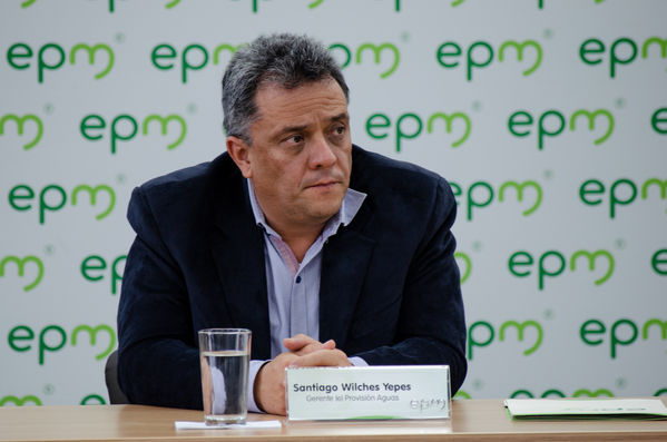 Rueda de prensa-Calidad agua sur del Valle de Aburrá
Rueda de prensa-Calidad agua sur del Valle de Aburrá
Fecha: Septiembre 3 de 2019. 
Para descargar esta fotografía en alta resolución, haga clic sobre la imagen hasta que la misma se despliegue en la pantalla completa; luego dé clic derecho y elija la opción "guardar imagen como". 
En caso de publicación por cualquier medio, solicitamos acompañarla del crédito: "Foto EPM"
Palabras clave: Rueda de prensa-Calidad agua sur del Valle de Aburrá