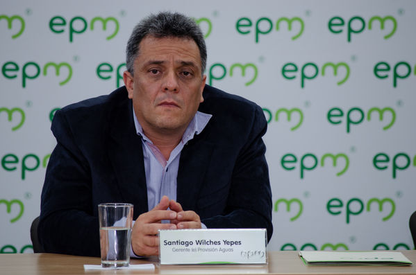 Rueda de prensa-Calidad agua sur del Valle de Aburrá
Rueda de prensa-Calidad agua sur del Valle de Aburrá
Fecha: Septiembre 3 de 2019. 
Para descargar esta fotografía en alta resolución, haga clic sobre la imagen hasta que la misma se despliegue en la pantalla completa; luego dé clic derecho y elija la opción "guardar imagen como". 
En caso de publicación por cualquier medio, solicitamos acompañarla del crédito: "Foto EPM"
Palabras clave: Rueda de prensa-Calidad agua sur del Valle de Aburrá