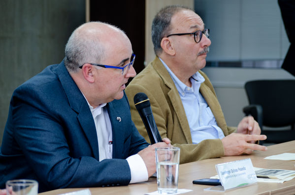 Rueda de prensa-Calidad agua sur del Valle de Aburrá
Rueda de prensa-Calidad agua sur del Valle de Aburrá
Fecha: Septiembre 3 de 2019. 
Para descargar esta fotografía en alta resolución, haga clic sobre la imagen hasta que la misma se despliegue en la pantalla completa; luego dé clic derecho y elija la opción "guardar imagen como". 
En caso de publicación por cualquier medio, solicitamos acompañarla del crédito: "Foto EPM"
Palabras clave: Rueda de prensa-Calidad agua sur del Valle de Aburrá
