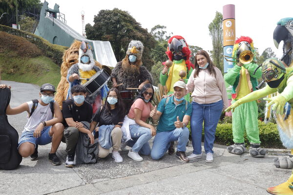 Dia  familia EPM 2021 Rionegro
Dia de la familia EPM 2021 Rionegro
Fecha: 4 Septiembre 2021
Para descargar esta fotografía en alta resolución, haga clic sobre la imagen hasta que la misma se despliegue en la pantalla completa; luego dé clic derecho y elija la opción "guardar imagen como". 
En caso de publicación por cualquier medio, solicitamos acompañarla del crédito: "Foto EPM"
Palabras clave: Dia  familia EPM 2021 Rionegro